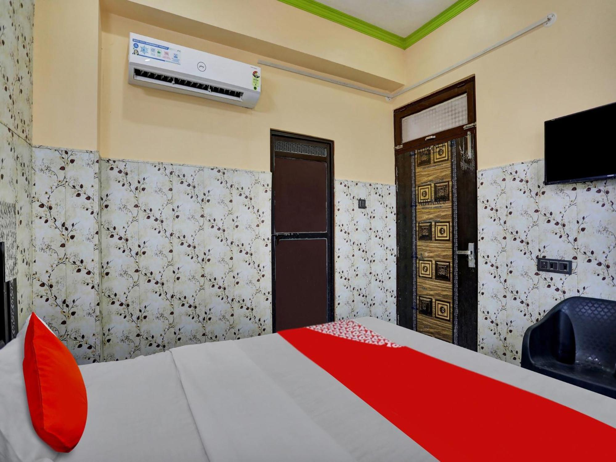 קאנפור Chaya Hotel And Banquet Hall מראה חיצוני תמונה