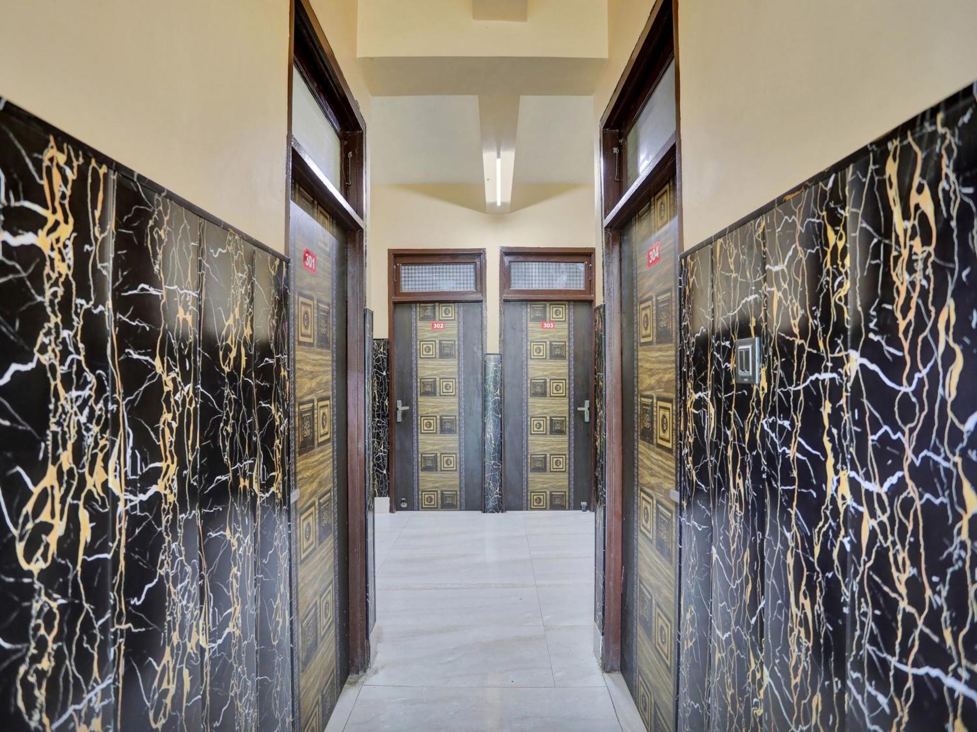קאנפור Chaya Hotel And Banquet Hall מראה חיצוני תמונה