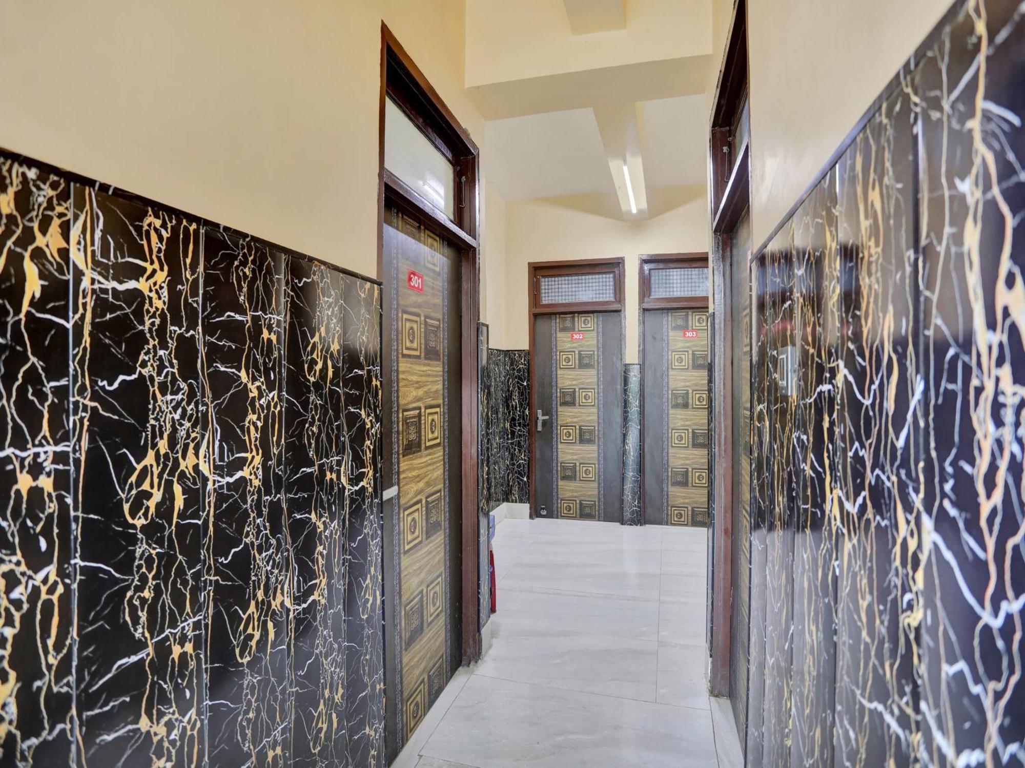 קאנפור Chaya Hotel And Banquet Hall מראה חיצוני תמונה